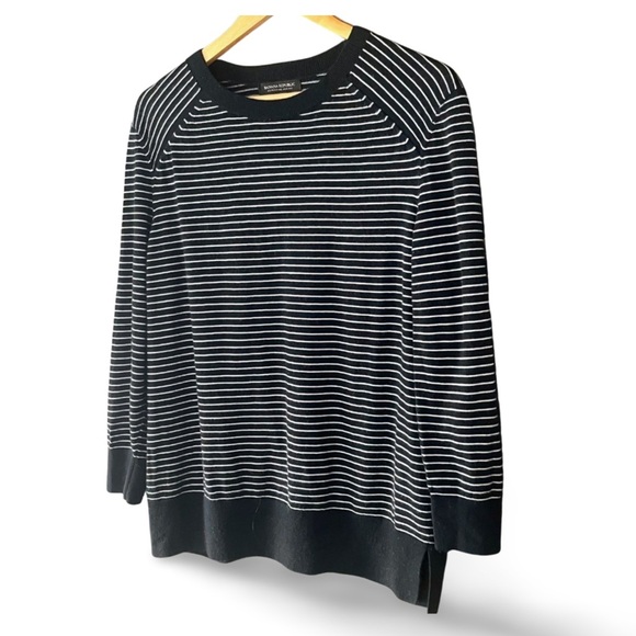 Banana Republic Women's Black and White Striped merino wool Crewneck Sweater - Picture 3 of 4